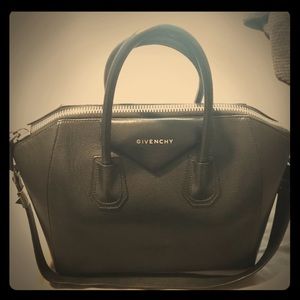 Givenchy Antigona Medium leather bag